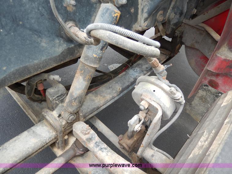 image for item D8146 1996 Peterbilt 377 semi truck