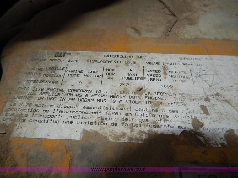 image for item D8146 1996 Peterbilt 377 semi truck