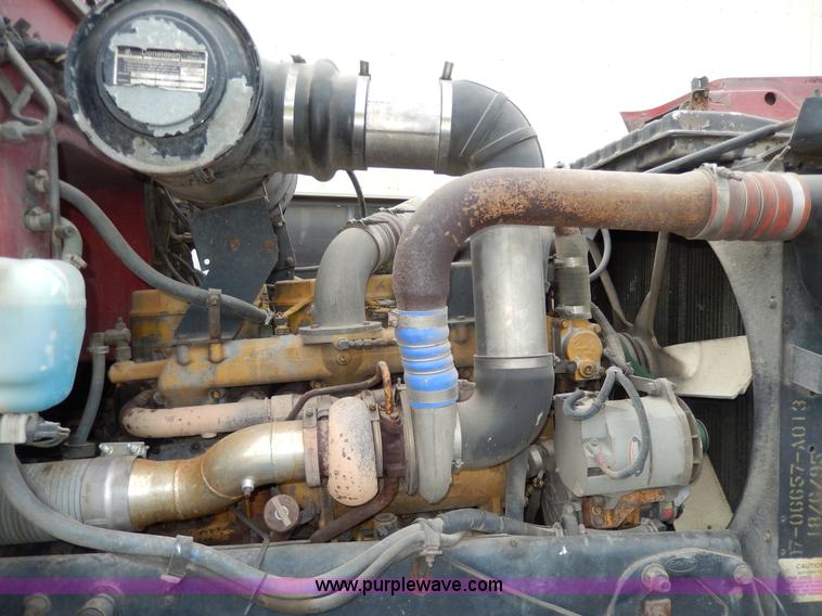 image for item D8146 1996 Peterbilt 377 semi truck