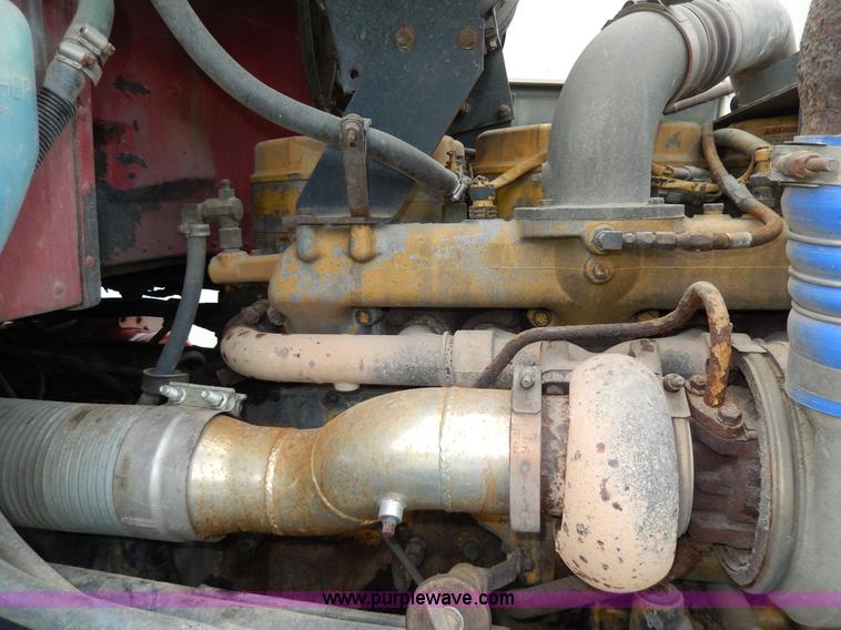 image for item D8146 1996 Peterbilt 377 semi truck