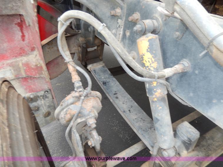 image for item D8146 1996 Peterbilt 377 semi truck