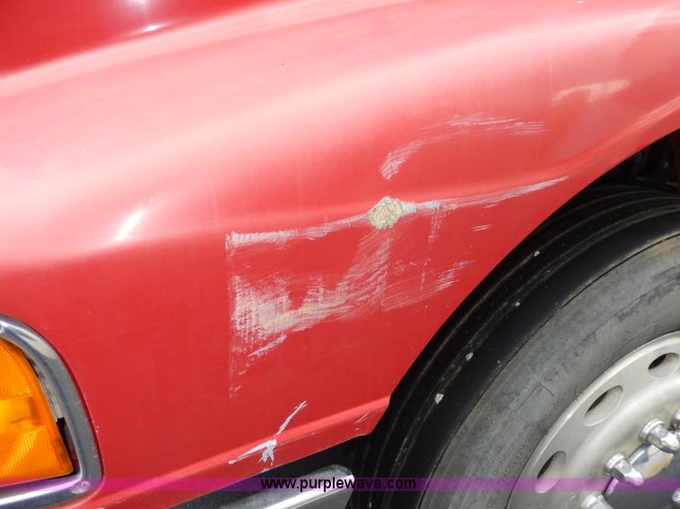 image for item D8146 1996 Peterbilt 377 semi truck