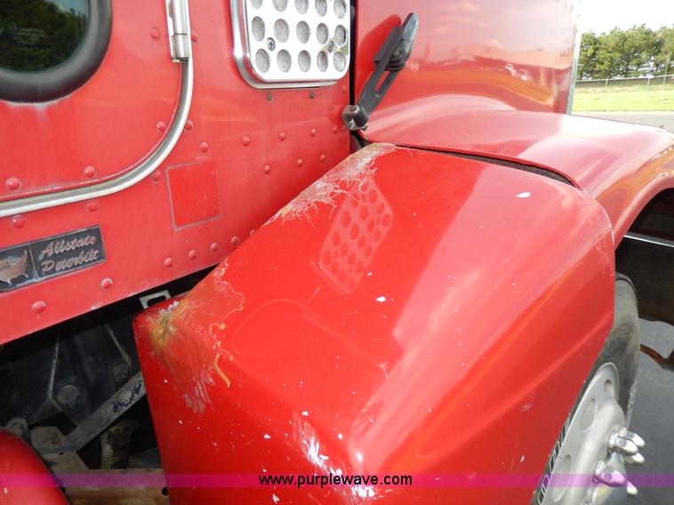 image for item D8146 1996 Peterbilt 377 semi truck