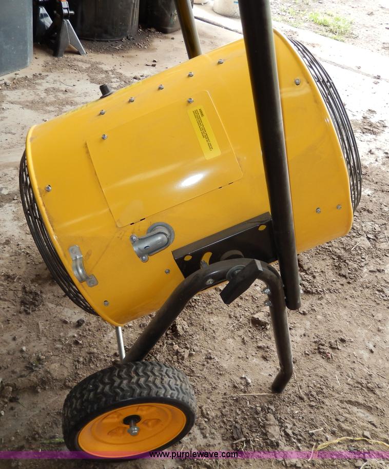 image for item D8160 Fostoria space heater