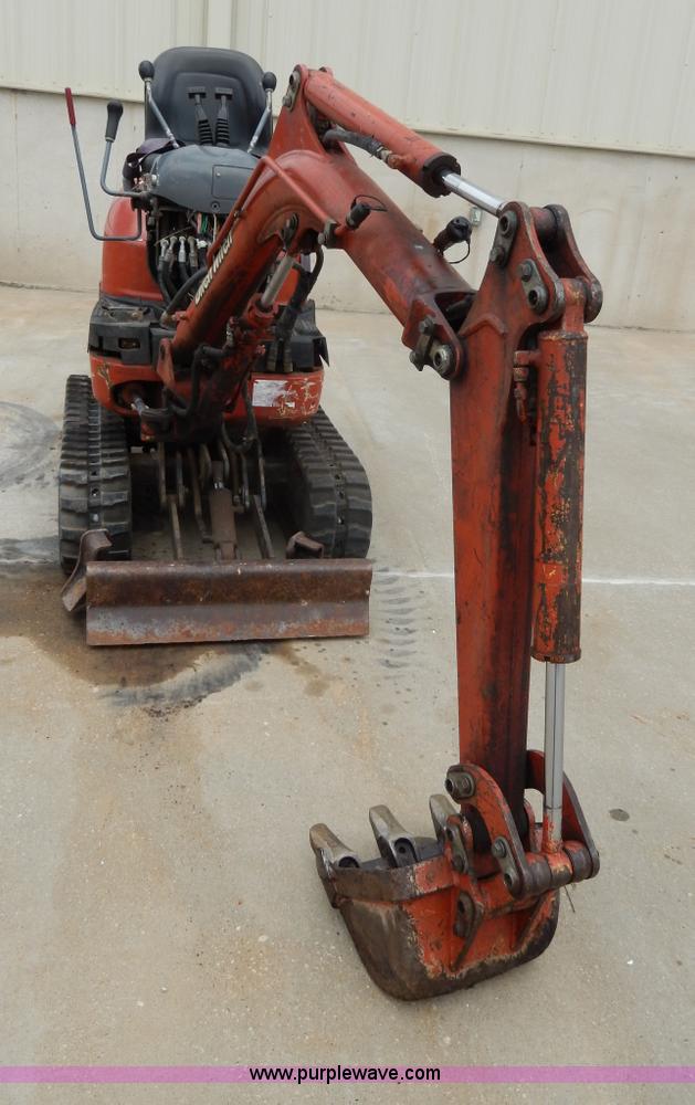 image for item D8165 2005 Ditch Witch MX9 mini excavator