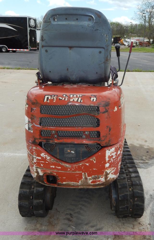 image for item D8165 2005 Ditch Witch MX9 mini excavator