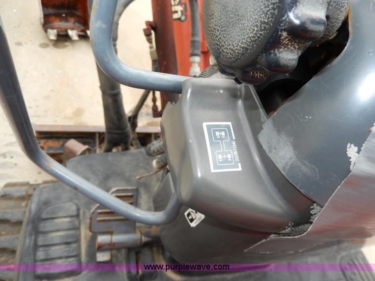 image for item D8165 2005 Ditch Witch MX9 mini excavator