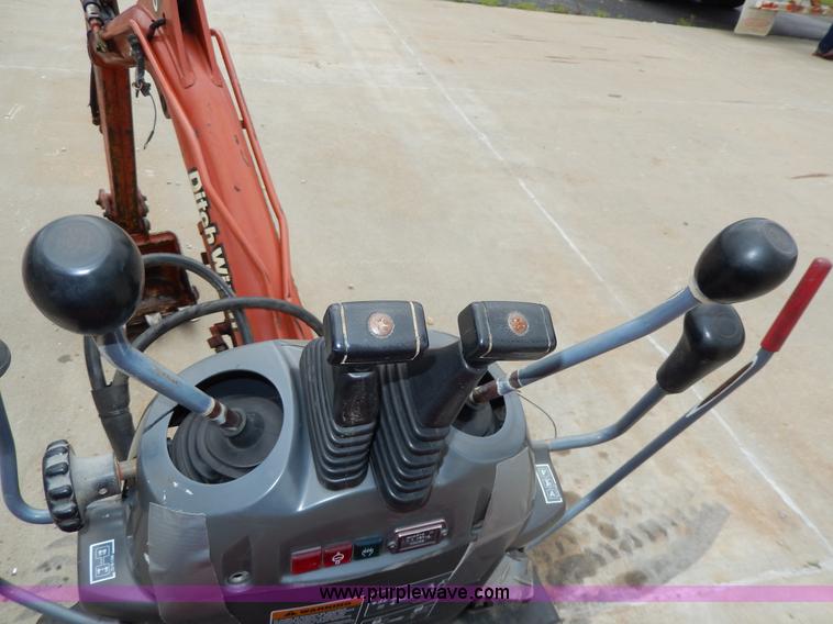 image for item D8165 2005 Ditch Witch MX9 mini excavator