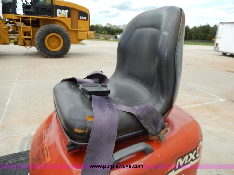 image for item D8165 2005 Ditch Witch MX9 mini excavator