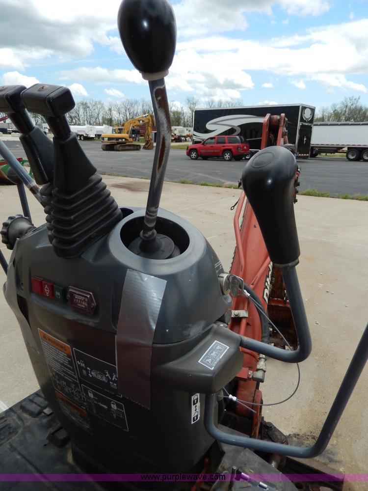 image for item D8165 2005 Ditch Witch MX9 mini excavator