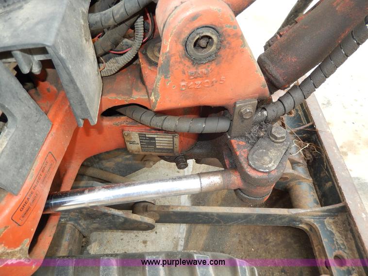 image for item D8165 2005 Ditch Witch MX9 mini excavator