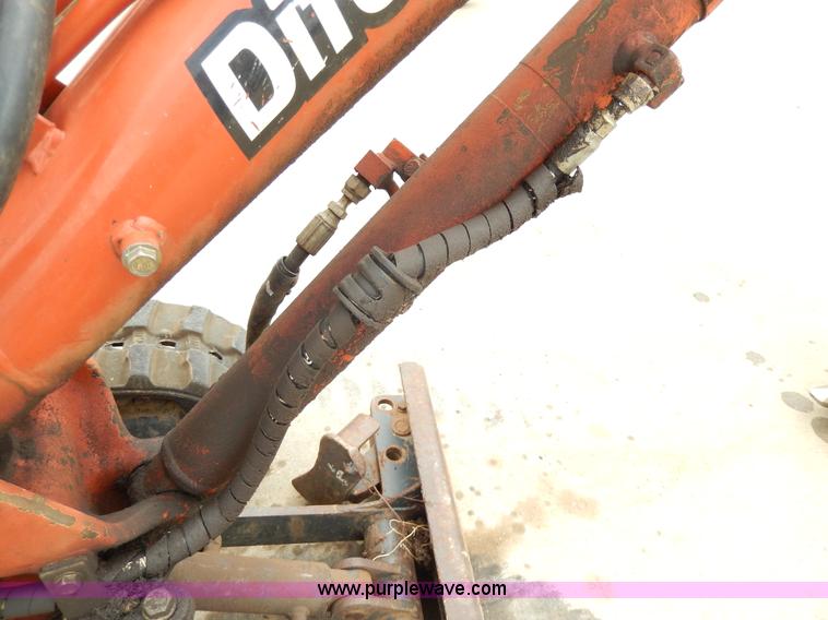 image for item D8165 2005 Ditch Witch MX9 mini excavator