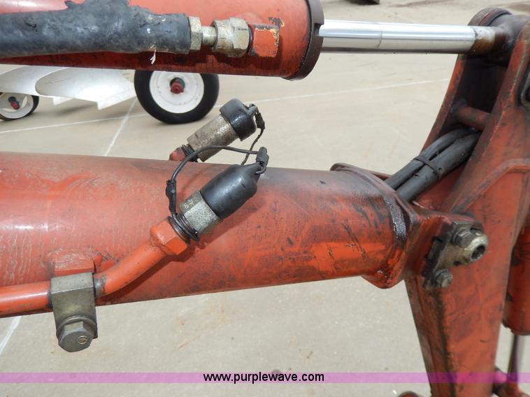 image for item D8165 2005 Ditch Witch MX9 mini excavator