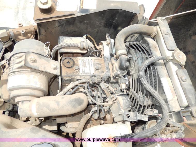 image for item D8165 2005 Ditch Witch MX9 mini excavator