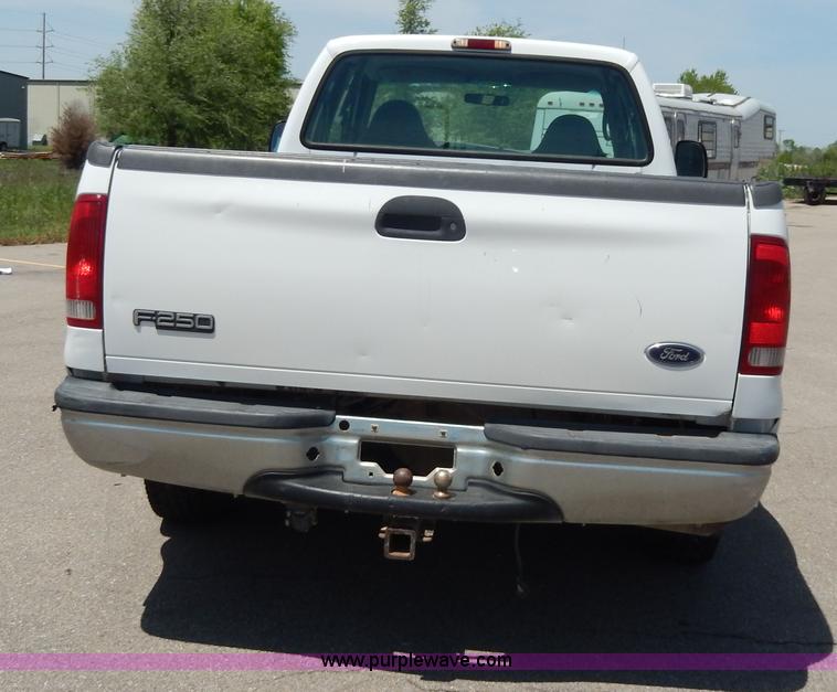 image for item D8173 1999 Ford F250 XLT Super Duty pickup truck