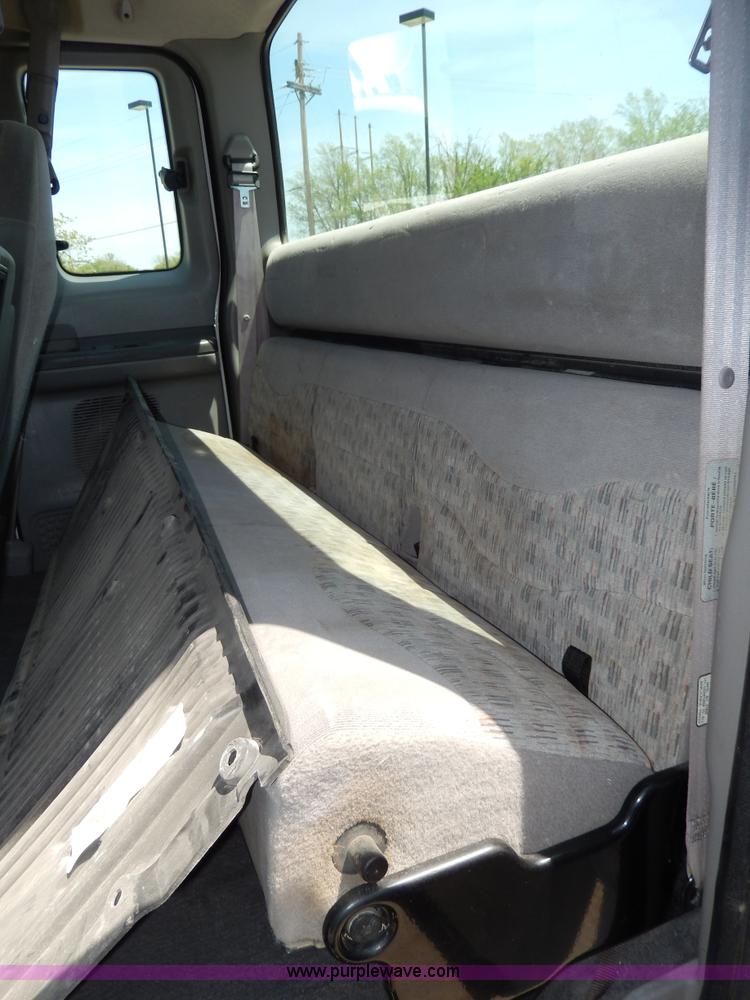 image for item D8173 1999 Ford F250 XLT Super Duty pickup truck