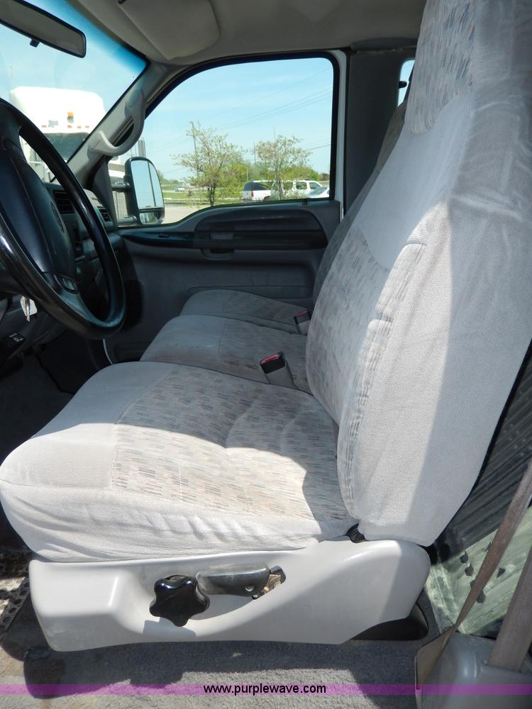 image for item D8173 1999 Ford F250 XLT Super Duty pickup truck