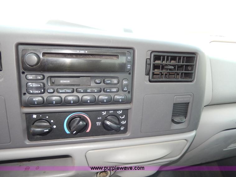 image for item D8173 1999 Ford F250 XLT Super Duty pickup truck