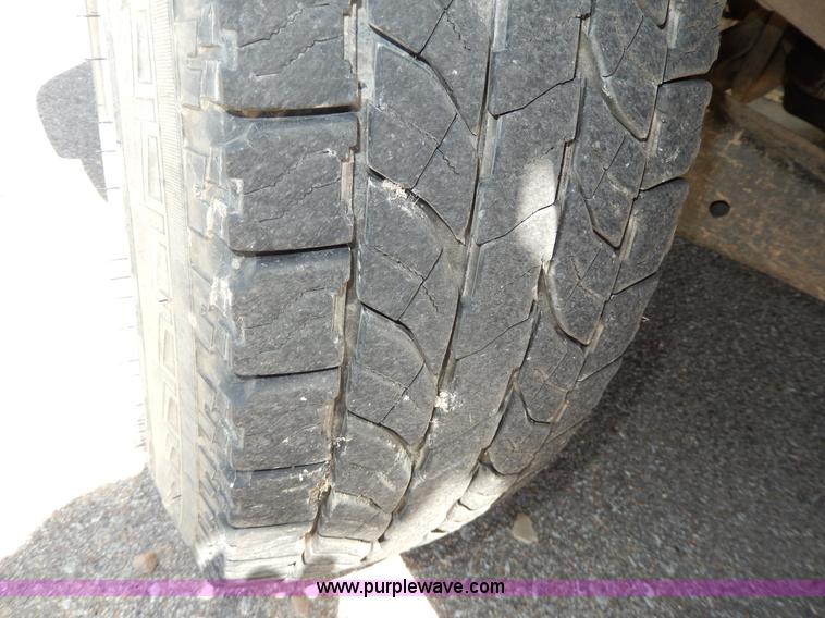 image for item D8173 1999 Ford F250 XLT Super Duty pickup truck