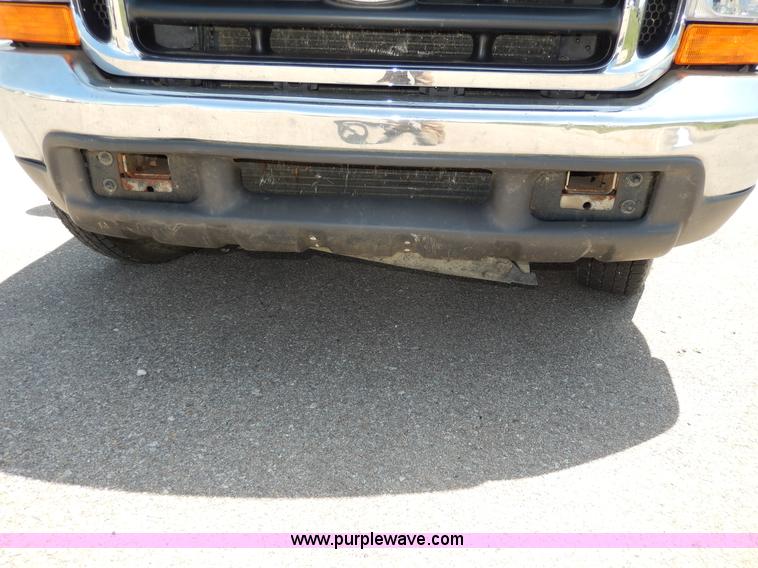 image for item D8173 1999 Ford F250 XLT Super Duty pickup truck