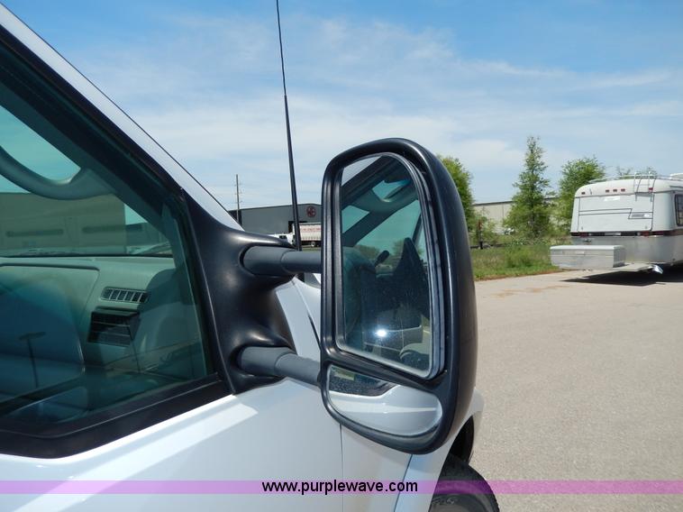 image for item D8173 1999 Ford F250 XLT Super Duty pickup truck