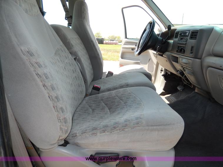 image for item D8173 1999 Ford F250 XLT Super Duty pickup truck