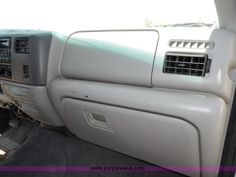 image for item D8173 1999 Ford F250 XLT Super Duty pickup truck