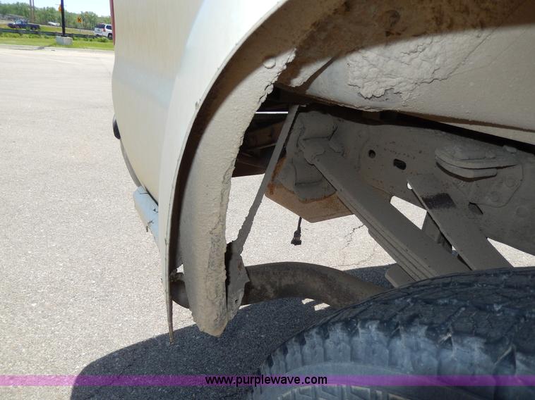 image for item D8173 1999 Ford F250 XLT Super Duty pickup truck