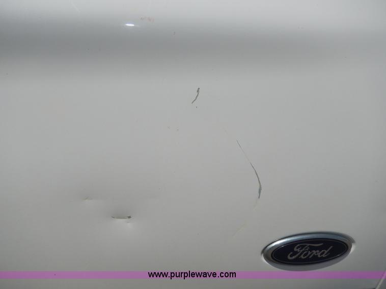 image for item D8173 1999 Ford F250 XLT Super Duty pickup truck