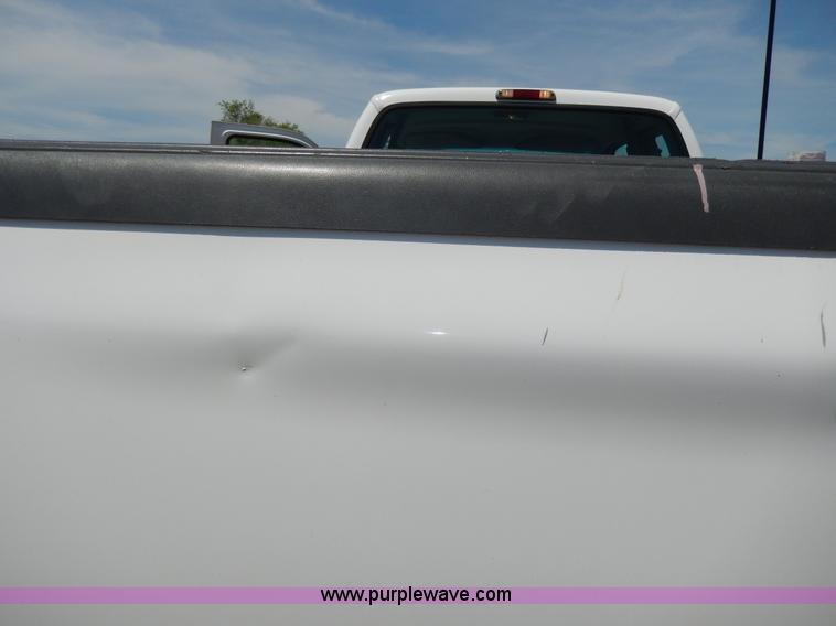 image for item D8173 1999 Ford F250 XLT Super Duty pickup truck