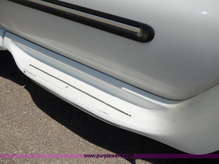 image for item D8173 1999 Ford F250 XLT Super Duty pickup truck