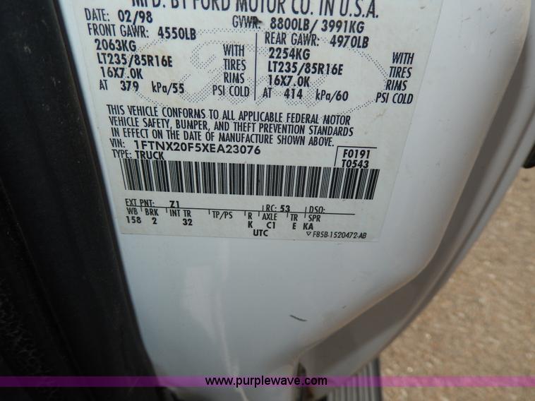 image for item D8173 1999 Ford F250 XLT Super Duty pickup truck