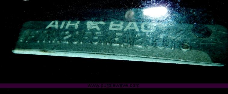 image for item D8173 1999 Ford F250 XLT Super Duty pickup truck