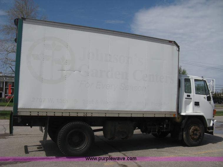 image for item E3446 1986 GMC W7 forward box truck