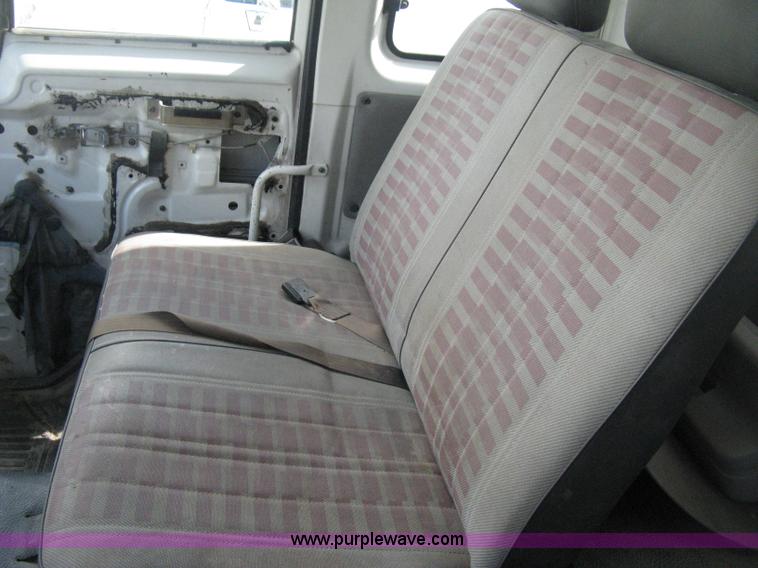 image for item E3446 1986 GMC W7 forward box truck