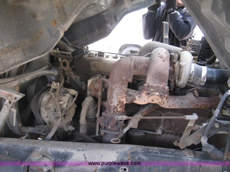 image for item E3446 1986 GMC W7 forward box truck