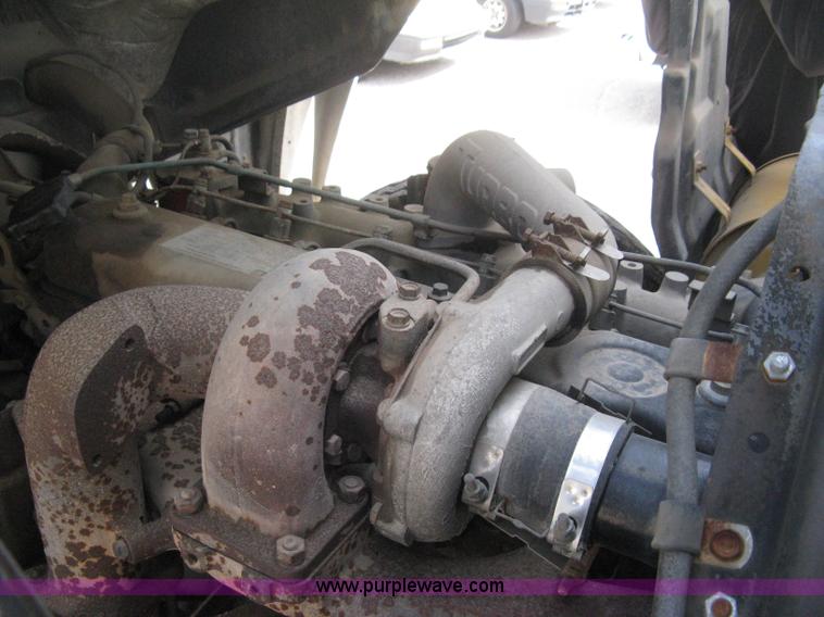 image for item E3446 1986 GMC W7 forward box truck