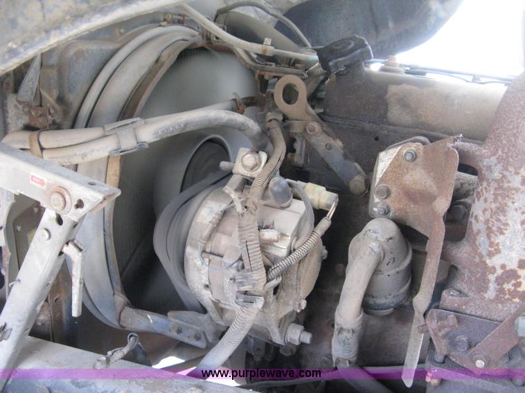 image for item E3446 1986 GMC W7 forward box truck