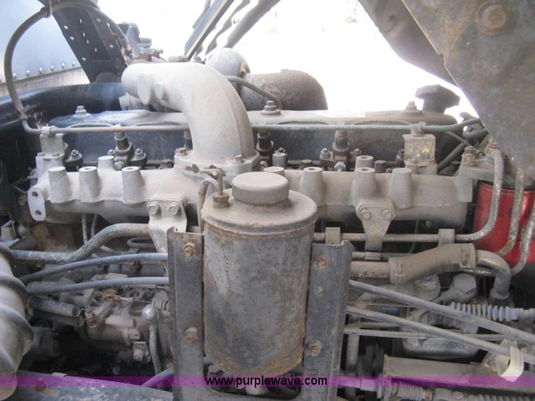 image for item E3446 1986 GMC W7 forward box truck