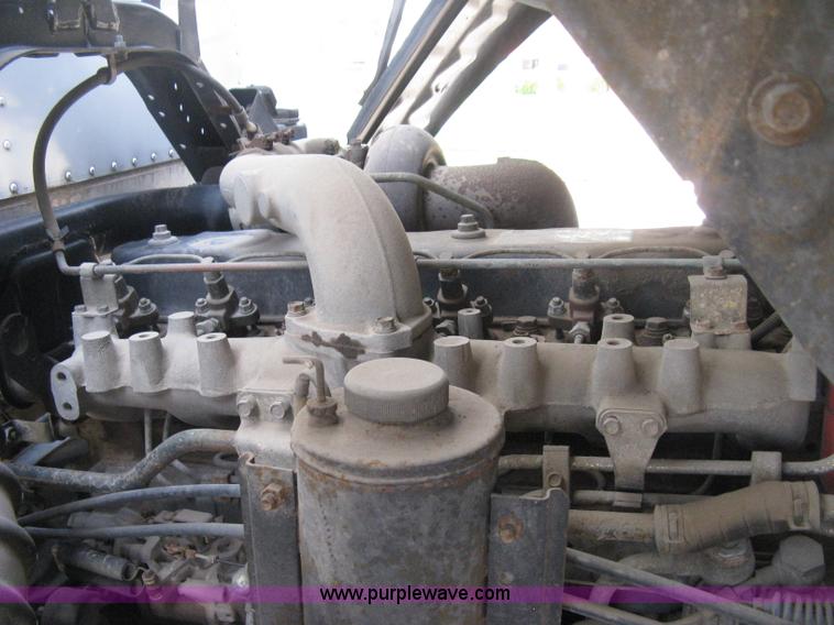 image for item E3446 1986 GMC W7 forward box truck