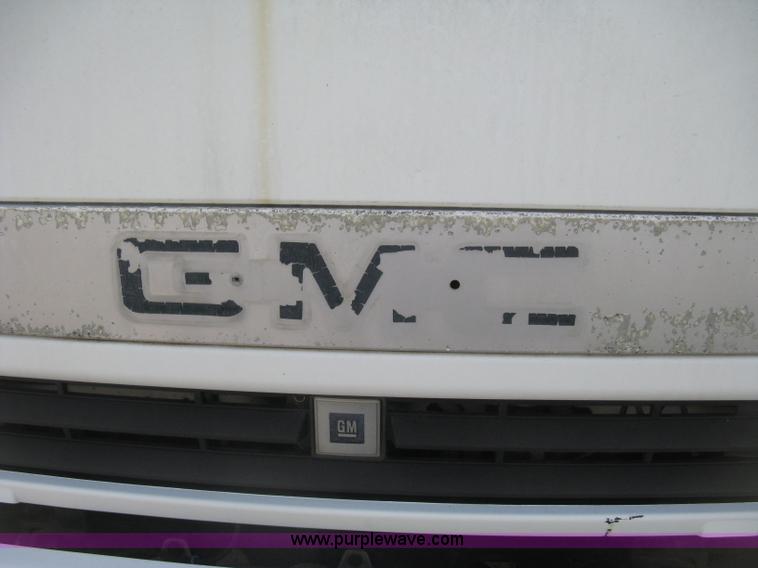image for item E3446 1986 GMC W7 forward box truck