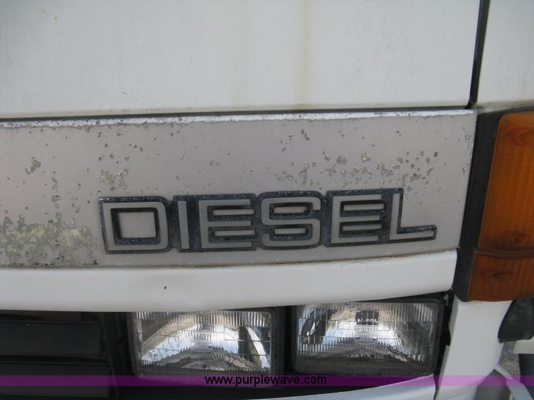 image for item E3446 1986 GMC W7 forward box truck