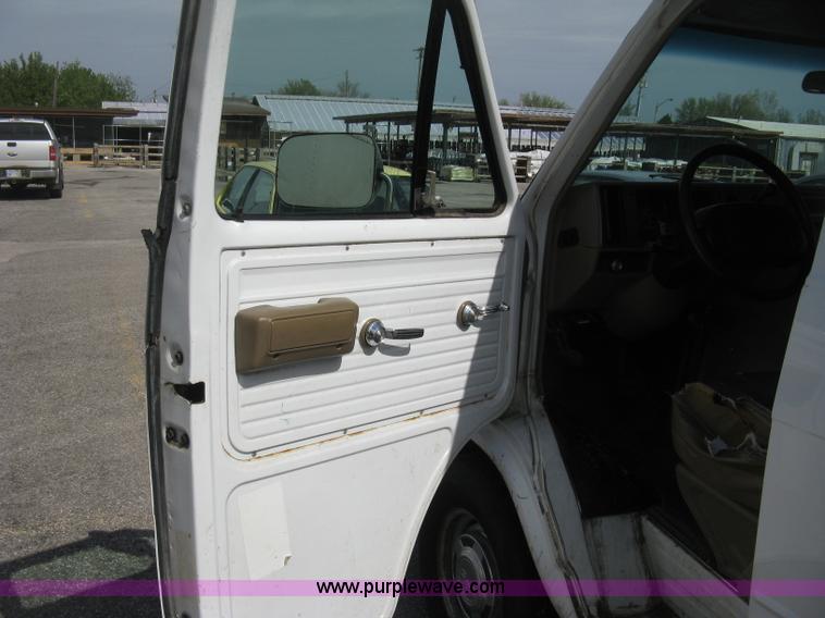 image for item E3447 1995 GMC Vandura G2500 van