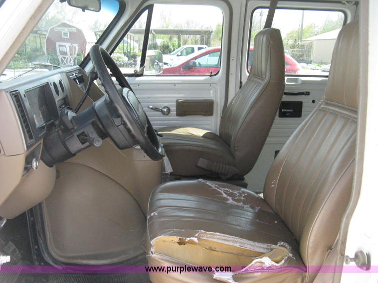 image for item E3447 1995 GMC Vandura G2500 van