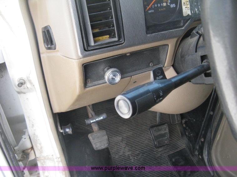 image for item E3447 1995 GMC Vandura G2500 van