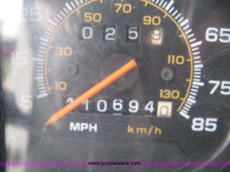 image for item E3447 1995 GMC Vandura G2500 van