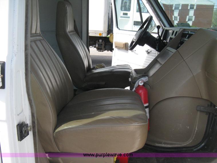 image for item E3447 1995 GMC Vandura G2500 van