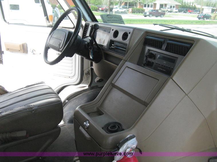 image for item E3447 1995 GMC Vandura G2500 van