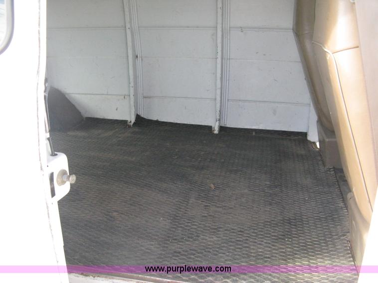 image for item E3447 1995 GMC Vandura G2500 van