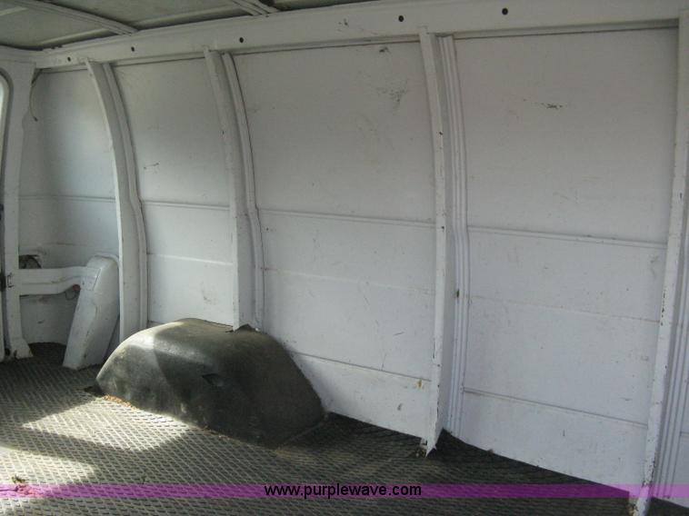 image for item E3447 1995 GMC Vandura G2500 van